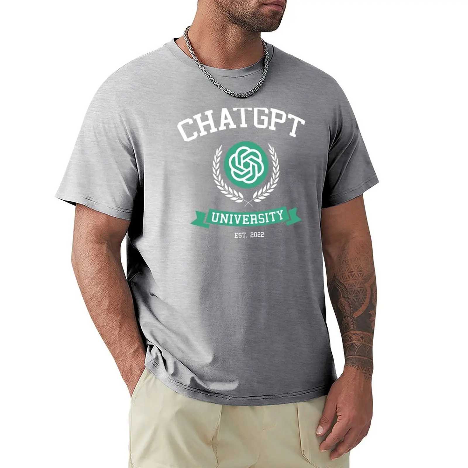ChatGPT University - funny t s - Men'S Fashion University recension och pris